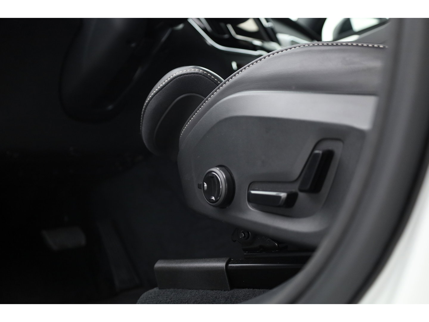 Volvo XC60 2.0 T8 Plug-in-hybrid AWD Polestar Engineered | Öhlins |Bowers & Wilkins | Trekhaak | alarm | 360 camera |  gelaagd glas |