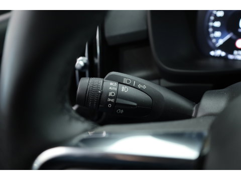 Volvo XC40 1.5 T4 Plug-in hybrid Plus Dark | Facelift | 360 camera | ACC | Blis | Elek. stoelen | H&K Audio