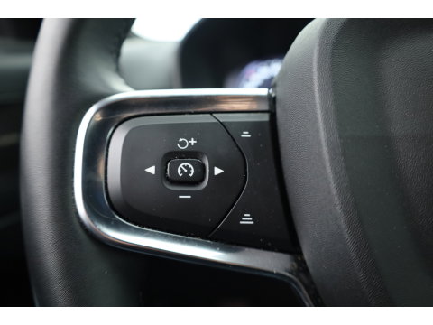 Volvo XC40 1.5 T4 Plug-in hybrid Plus Dark | Facelift | 360 camera | ACC | Blis | Elek. stoelen | H&K Audio