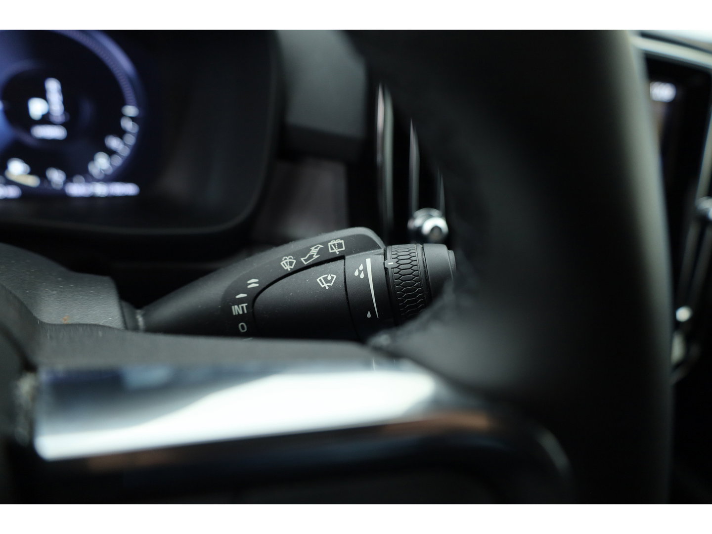 Volvo XC40 1.5 T4 Plug-in hybrid Plus Dark | Facelift | 360 camera | ACC | Blis | Elek. stoelen | H&K Audio