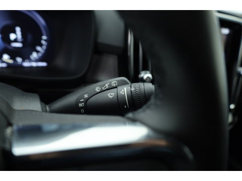 Volvo XC40 1.5 T4 Plug-in hybrid Plus Dark | Facelift | 360 camera | ACC | Blis | Elek. stoelen | H&K Audio