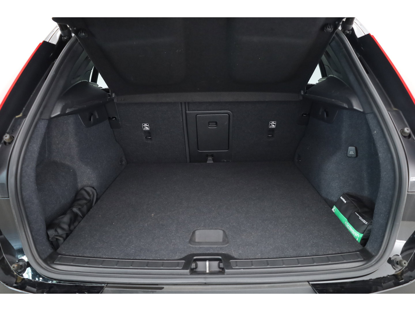 Volvo XC40 1.5 T4 Plug-in hybrid Plus Dark | Facelift | 360 camera | ACC | Blis | Elek. stoelen | H&K Audio