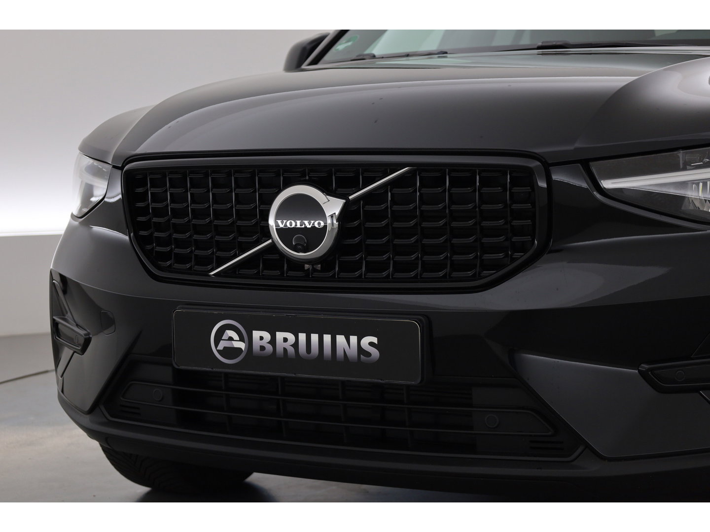 Volvo XC40 1.5 T4 Plug-in hybrid Plus Dark | Facelift | 360 camera | ACC | Blis | Elek. stoelen | H&K Audio