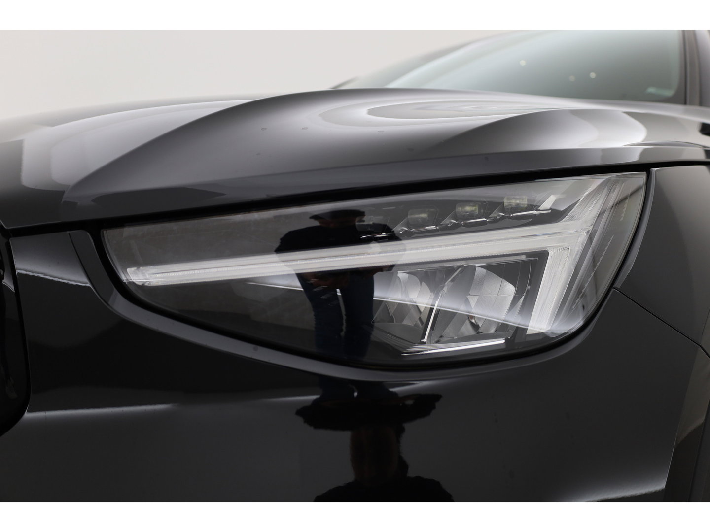 Volvo XC40 1.5 T4 Plug-in hybrid Plus Dark | Facelift | 360 camera | ACC | Blis | Elek. stoelen | H&K Audio