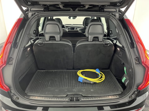 Volvo XC90 2.0 T8 Twin Engine AWD R-Design [ 7-Pers. ] Aut. *PANO | LEATHER | FULL-LED | MEMORY-PACK | BOWERS&WILKINS | BLINDSPOT | KEYLESS | DIGI-COCKPIT | CAMERA | NAVI-FULLMAP | HEATED-SPORTSEATS | TOWBAR | 20''ALU*