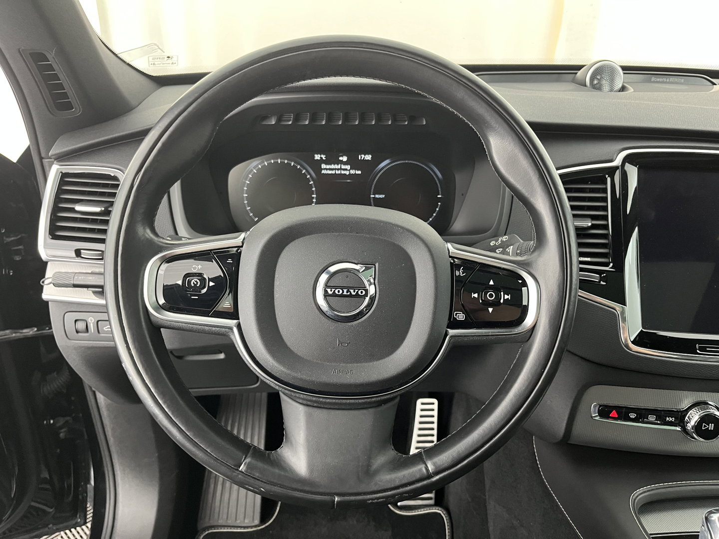 Volvo XC90 2.0 T8 Twin Engine AWD R-Design [ 7-Pers. ] Aut. *PANO | LEATHER | FULL-LED | MEMORY-PACK | BOWERS&WILKINS | BLINDSPOT | KEYLESS | DIGI-COCKPIT | CAMERA | NAVI-FULLMAP | HEATED-SPORTSEATS | TOWBAR | 20''ALU*