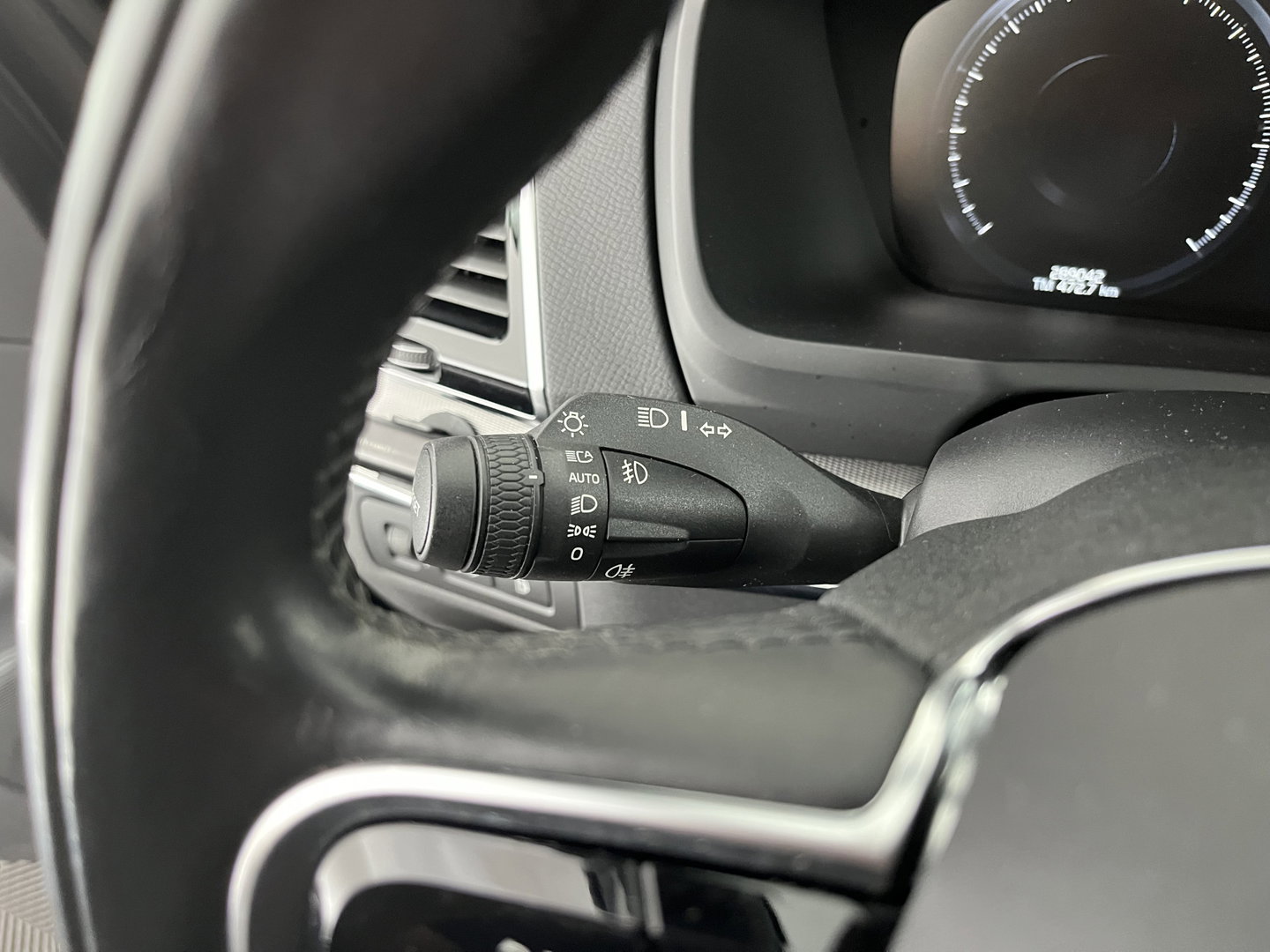 Volvo XC90 2.0 T8 Twin Engine AWD R-Design [ 7-Pers. ] Aut. *PANO | LEATHER | FULL-LED | MEMORY-PACK | BOWERS&WILKINS | BLINDSPOT | KEYLESS | DIGI-COCKPIT | CAMERA | NAVI-FULLMAP | HEATED-SPORTSEATS | TOWBAR | 20''ALU*