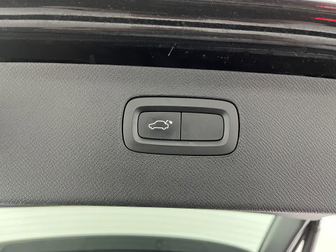 Volvo XC90 2.0 T8 Twin Engine AWD R-Design [ 7-Pers. ] Aut. *PANO | LEATHER | FULL-LED | MEMORY-PACK | BOWERS&WILKINS | BLINDSPOT | KEYLESS | DIGI-COCKPIT | CAMERA | NAVI-FULLMAP | HEATED-SPORTSEATS | TOWBAR | 20''ALU*