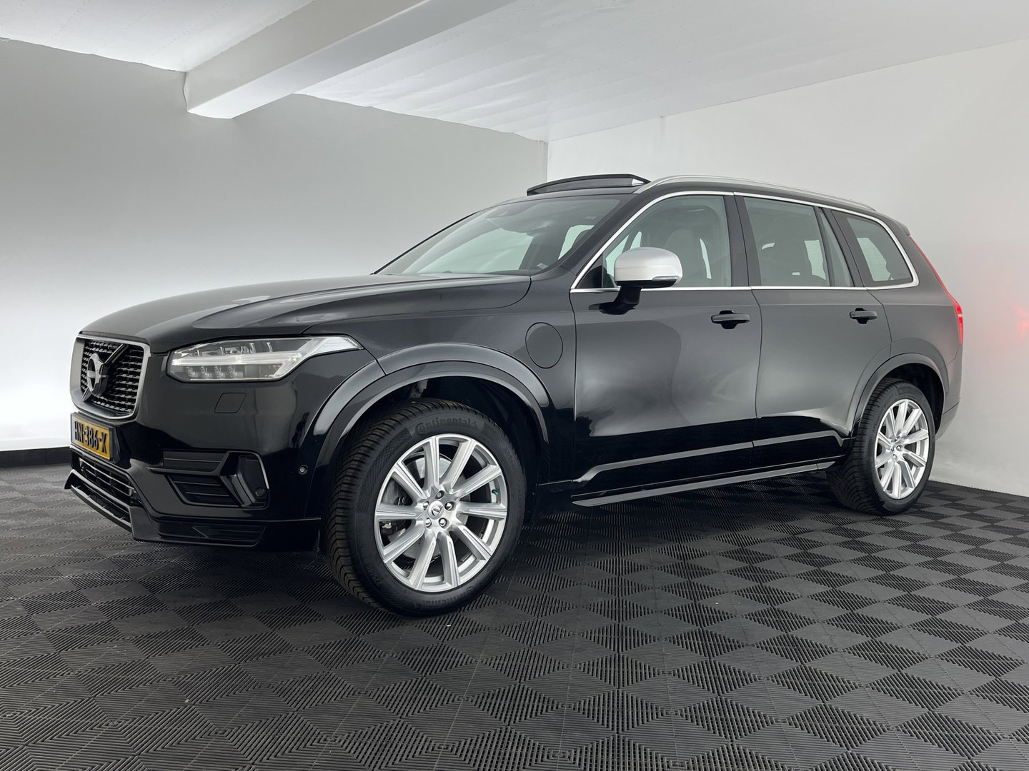 Volvo XC90 2.0 T8 Twin Engine AWD R-Design [ 7-Pers. ] Aut. *PANO | LEATHER | FULL-LED | MEMORY-PACK | BOWERS&WILKINS | BLINDSPOT | KEYLESS | DIGI-COCKPIT | CAMERA | NAVI-FULLMAP | HEATED-SPORTSEATS | TOWBAR | 20''ALU*