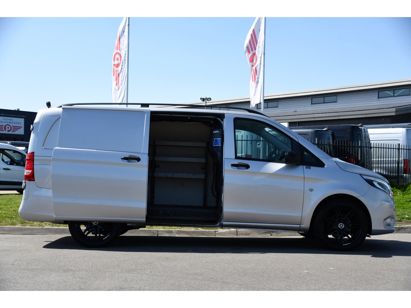 Mercedes-Benz Vito 116 CDI L2 PB Edition Camera, Cruise, Carplay, Stoelverwarming, LED, Automaat, Trekhaak, Standkachel, Multimedia, 164pk, Uniek!