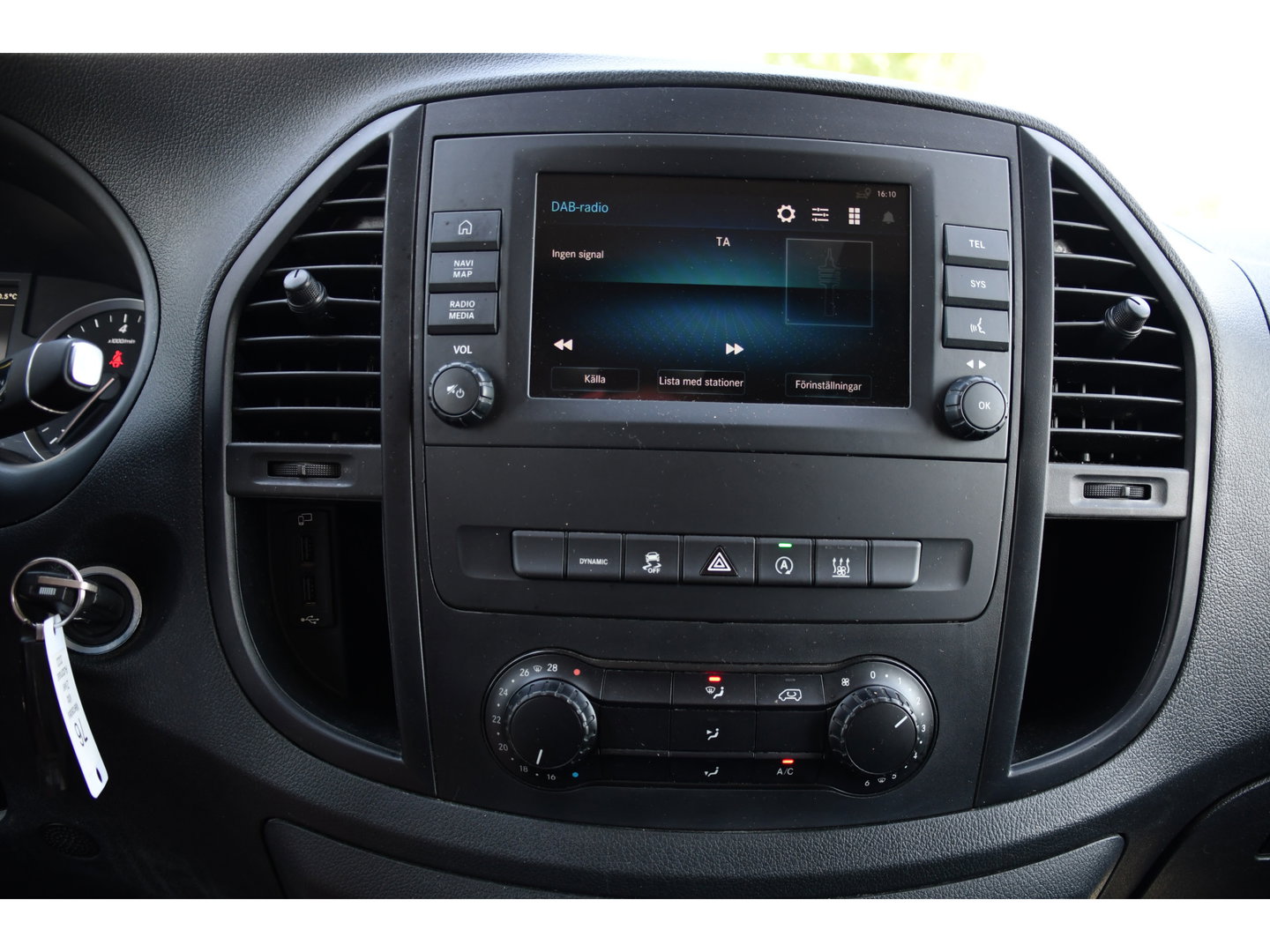 Mercedes-Benz Vito 116 CDI L2 PB Edition Camera, Cruise, Carplay, Stoelverwarming, LED, Automaat, Trekhaak, Standkachel, Multimedia, 164pk, Uniek!