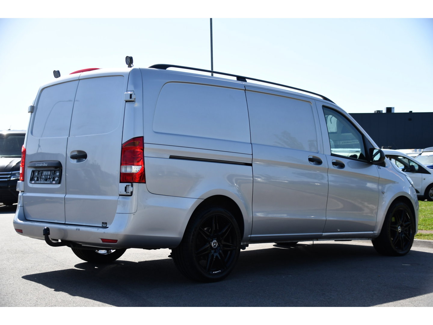 Mercedes-Benz Vito 116 CDI L2 PB Edition Camera, Cruise, Carplay, Stoelverwarming, LED, Automaat, Trekhaak, Standkachel, Multimedia, 164pk, Uniek!