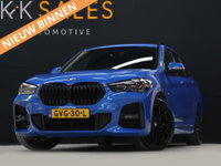 BMW X1 - xDrive25e M Sport [HEAD UP DISPLAY,  APPLE CARPLAY, CAMERA, ELEK ACHTERKLEP,  CRUISE CONTROL, MEMORY SEATS, VOL LEDER, NAVIGATIE, NIEUWSTAAT]
