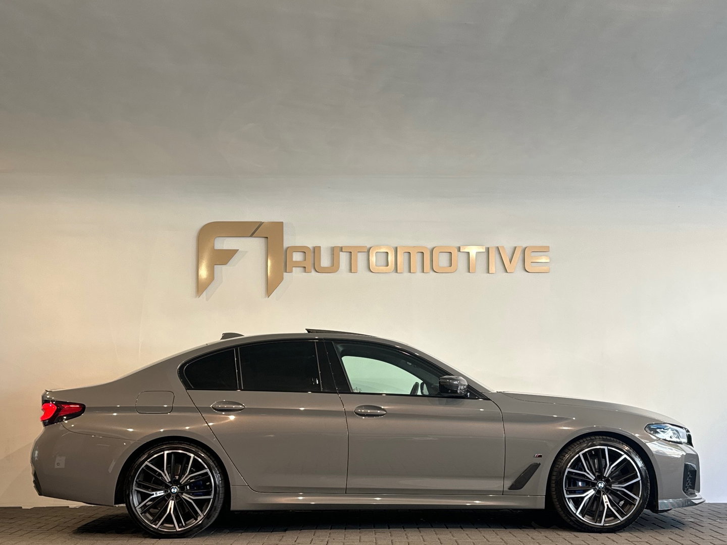 BMW 5 Serie 545e xDrive High Executive Pano|Memory|BTW|H/K|HuD