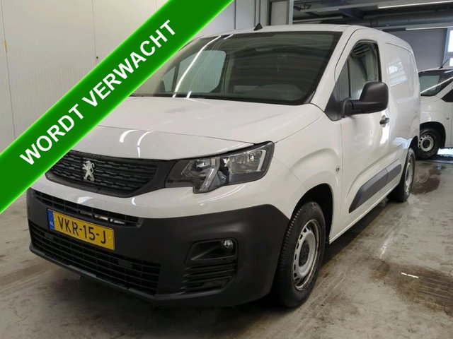 Peugeot Partner - 1.2 Benzine 111PK Euro6 Premium / Airco / Navigatie / Cruise-ctr. / Schuifdeur + Raam / Radio multimedia