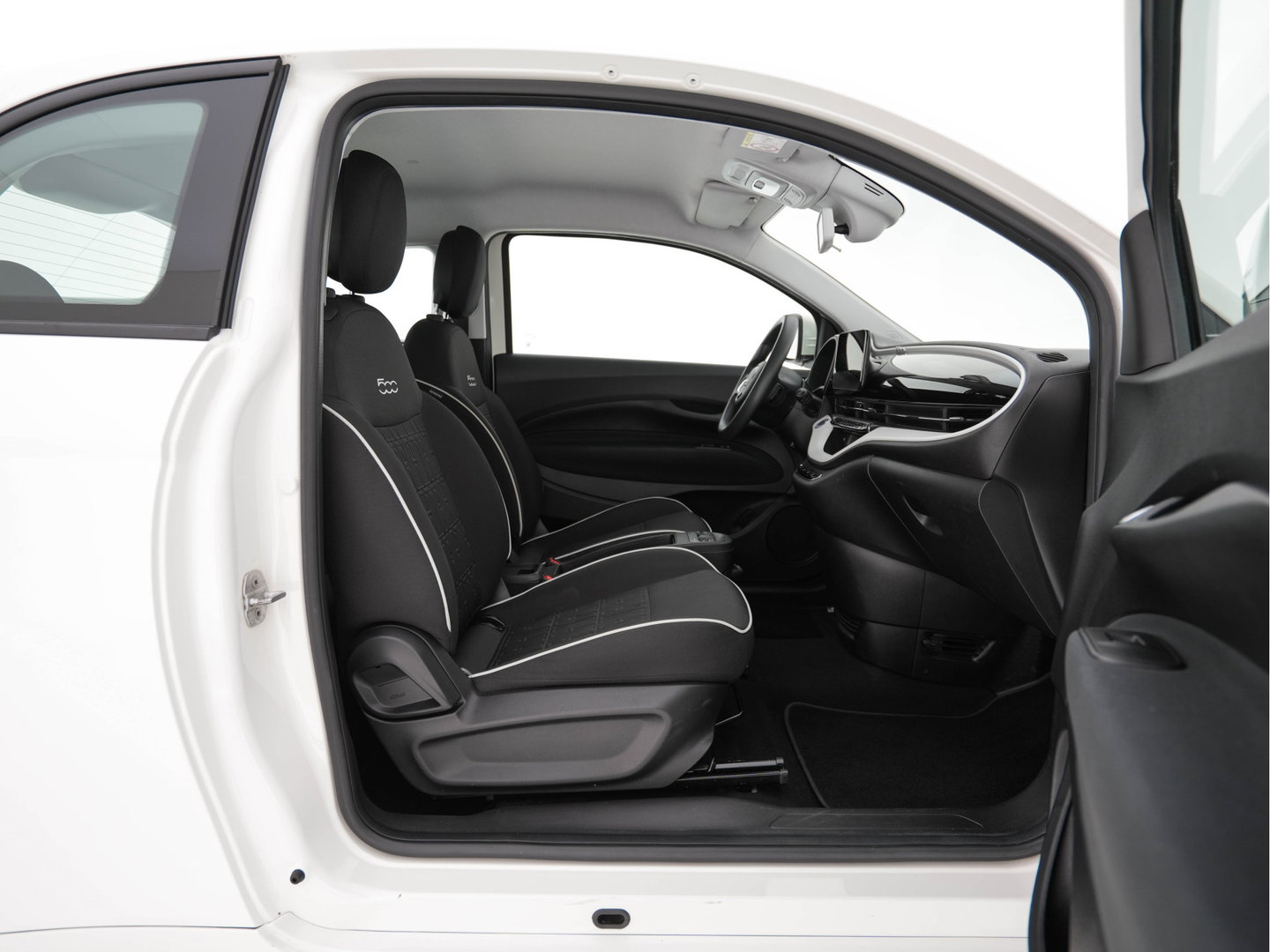 Fiat 500 Action 24 kWh [ 3-Fase ] {SOH-90%} (INCL.BTW) *CARPLAY | DIGI-COCKPIT | DAB | COMFORT-SEATS | ECC | CRUISE*