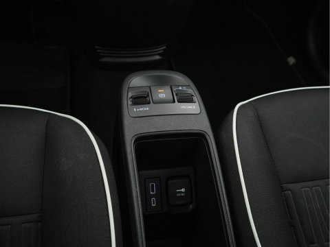 Fiat 500 Action 24 kWh [ 3-Fase ] {SOH-90%} (INCL.BTW) *CARPLAY | DIGI-COCKPIT | DAB | COMFORT-SEATS | ECC | CRUISE*