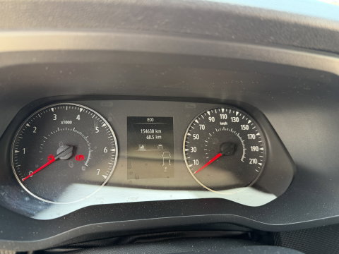 Renault Trafic 2.0 dCi 130pk T29 L2H1 DC 5 persoons Comfort / vaste prijs rijklaar € 19.950 ex btw / lease vanaf € 336 / donker grijs metallic / airco / cruise / trekhaak / euro 6 / bpm vrij !