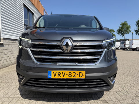 Renault Trafic 2.0 dCi 130pk T29 L2H1 DC 5 persoons Comfort / vaste prijs rijklaar € 19.950 ex btw / lease vanaf € 336 / donker grijs metallic / airco / cruise / trekhaak / euro 6 / bpm vrij !