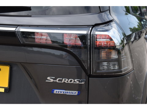 Suzuki S-Cross 1.4 Boosterjet Select Smart Hybrid 130 pk | Carplay | Keyless | Camera | DAB | Adapt. Cruise Contr. | LED | LM-Velgen | Historie