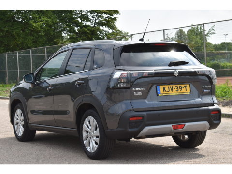 Suzuki S-Cross 1.4 Boosterjet Select Smart Hybrid 130 pk | Carplay | Keyless | Camera | DAB | Adapt. Cruise Contr. | LED | LM-Velgen | Historie