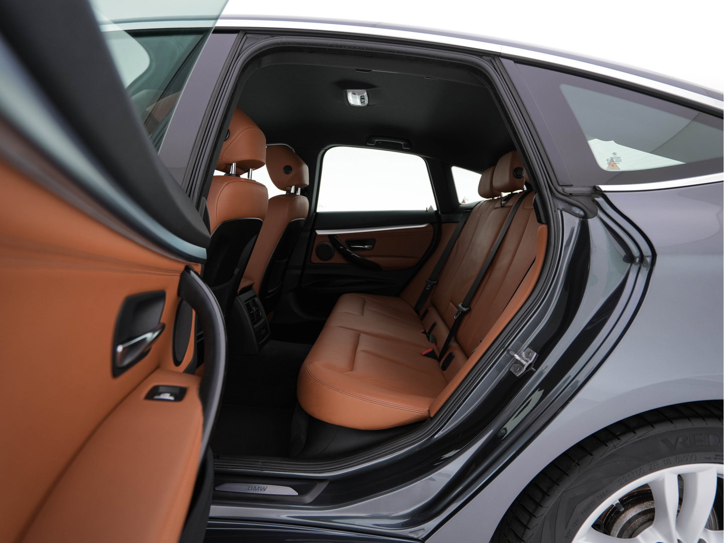 BMW 3-serie Gran Turismo 320i Corporate Lease High Executive Aut. *LEATHER | FULL-LED | HEATED-COMFORTSEATS | HIFI-SOUND | NAVI-FULLMAP | ECC | PDC | CRUISE | 18''ALU*