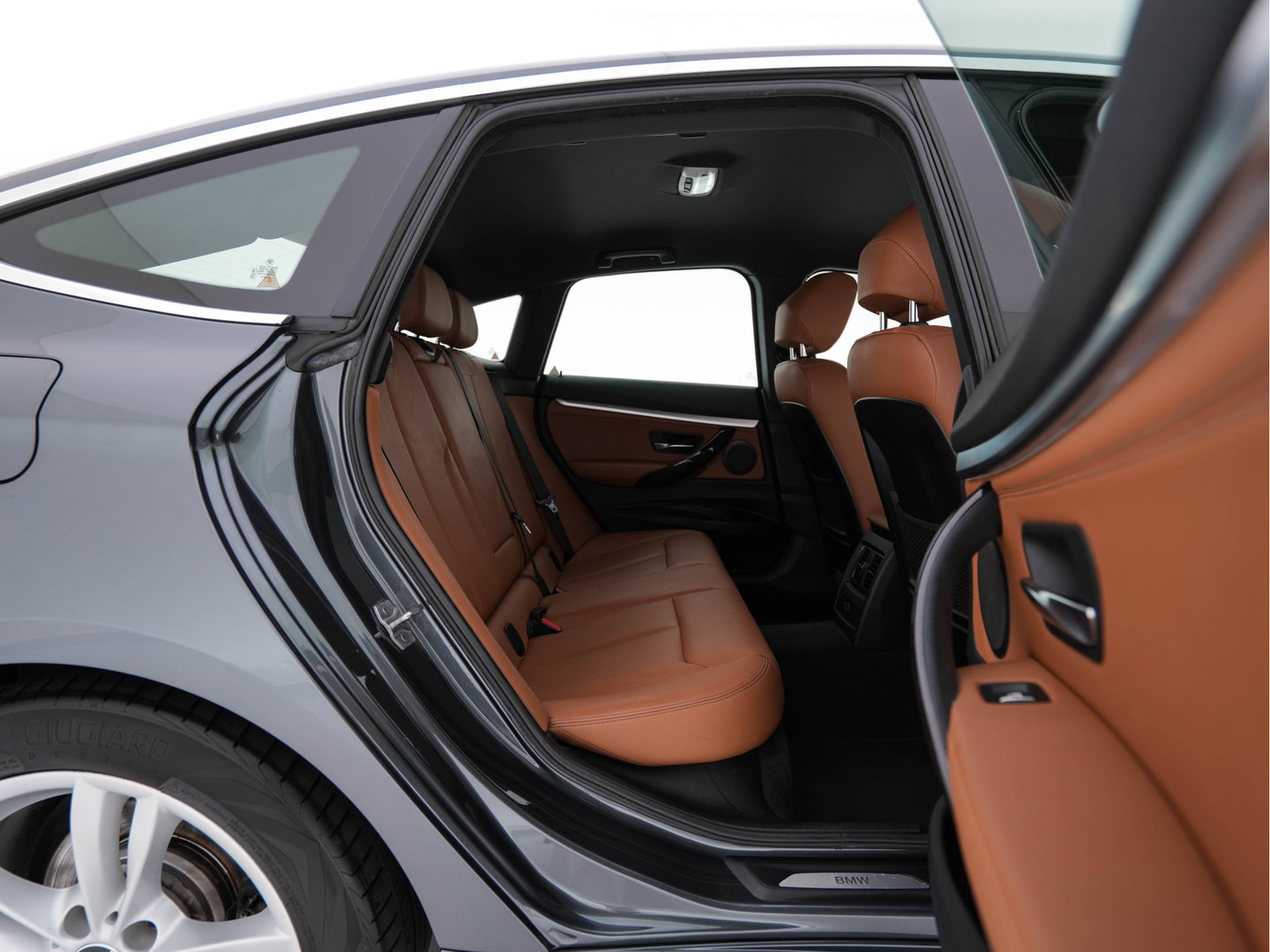 BMW 3-serie Gran Turismo 320i Corporate Lease High Executive Aut. *LEATHER | FULL-LED | HEATED-COMFORTSEATS | HIFI-SOUND | NAVI-FULLMAP | ECC | PDC | CRUISE | 18''ALU*