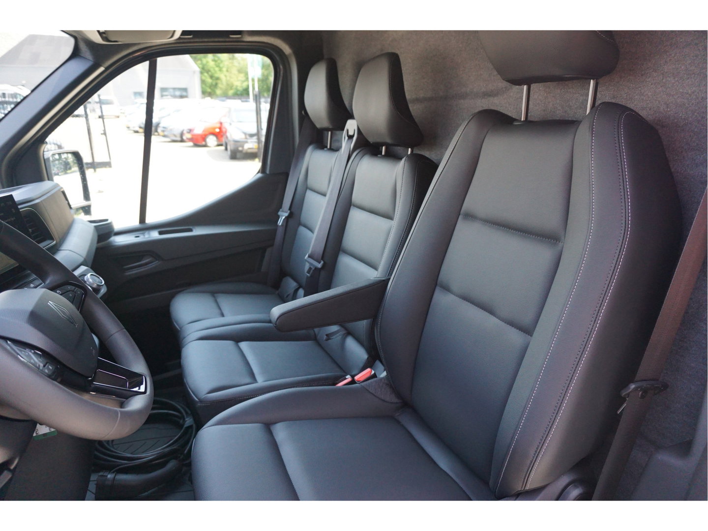 Renault Master E-Tech T35 L2H2 Extra Long range 87 kWh AUT Airco, Navi, Leder, Betimmering, Trekhaak NR. T01*