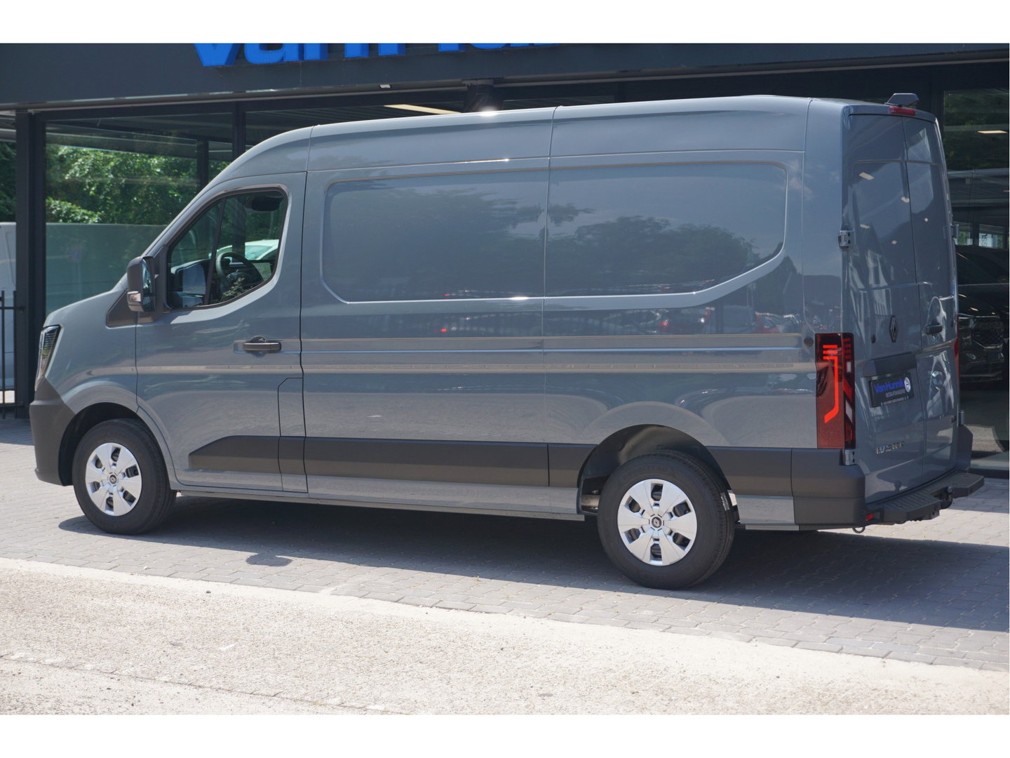 Renault Master E-Tech T35 L2H2 Extra Long range 87 kWh AUT Airco, Navi, Leder, Betimmering, Trekhaak NR. T01*