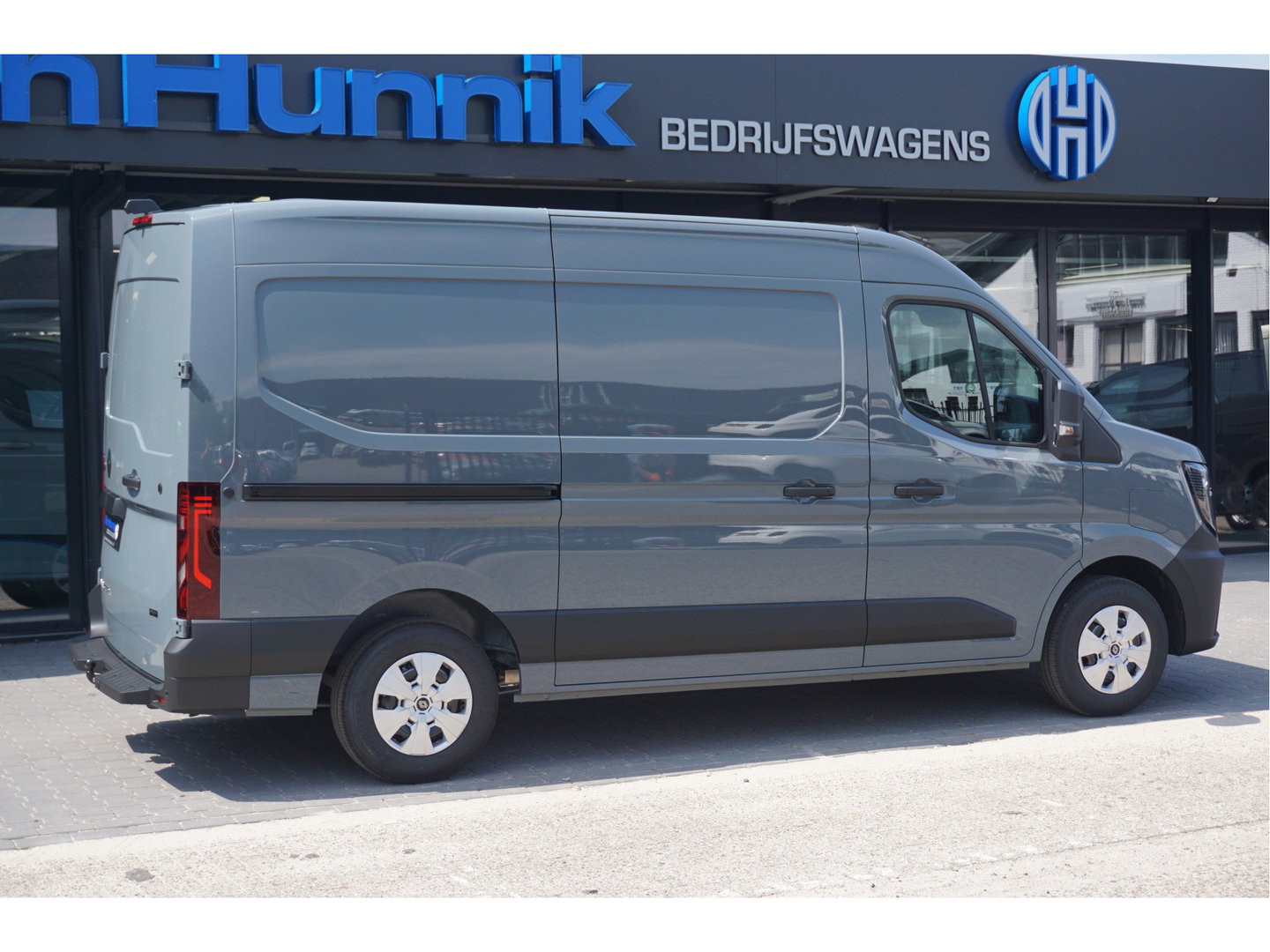 Renault Master E-Tech T35 L2H2 Extra Long range 87 kWh AUT Airco, Navi, Leder, Betimmering, Trekhaak NR. T01*