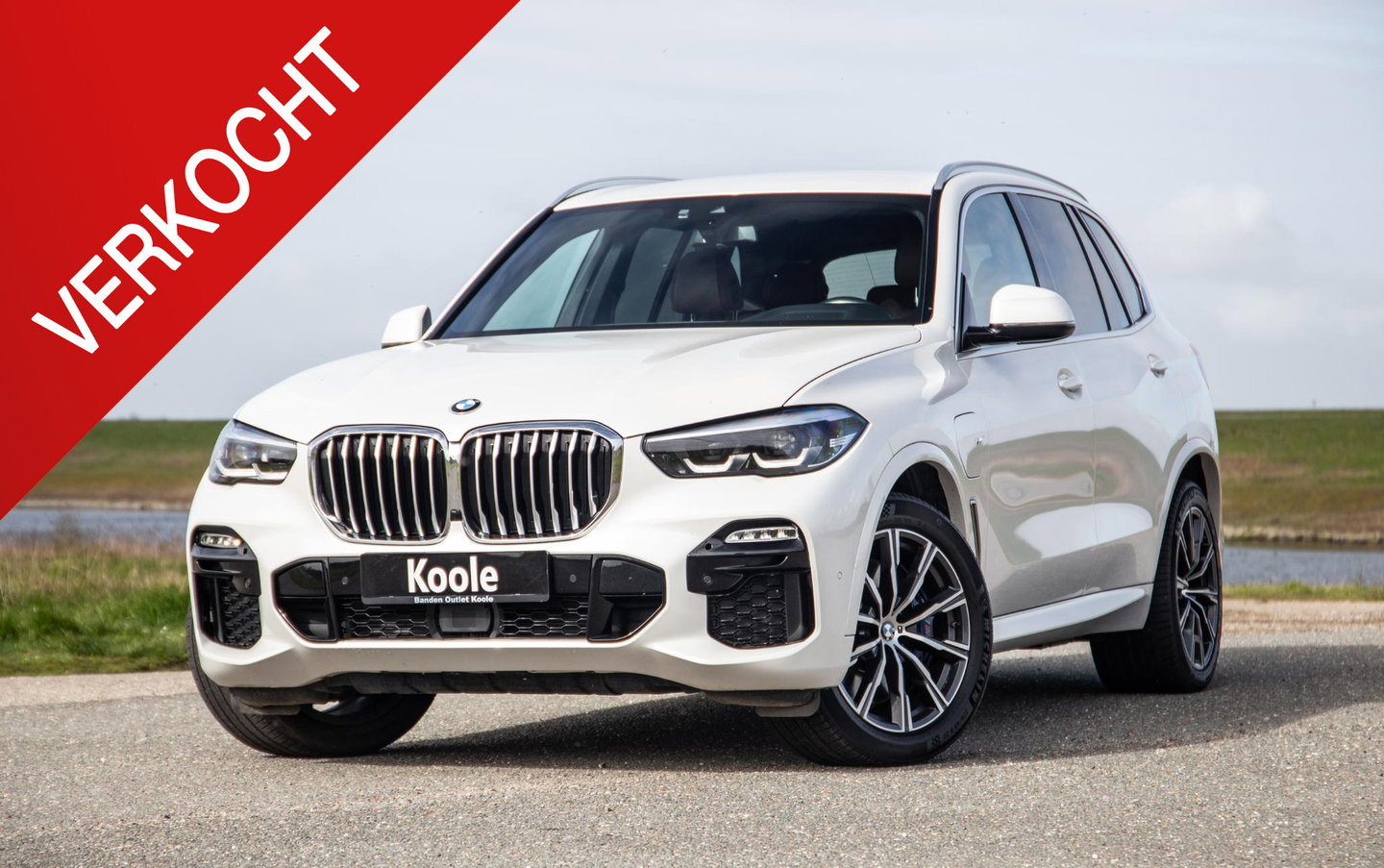 BMW X5 xDrive45e High Executive M PAKKET / BRUIN LEER / DIAMAND POOK / STOEL VERWARMING / CAMERA