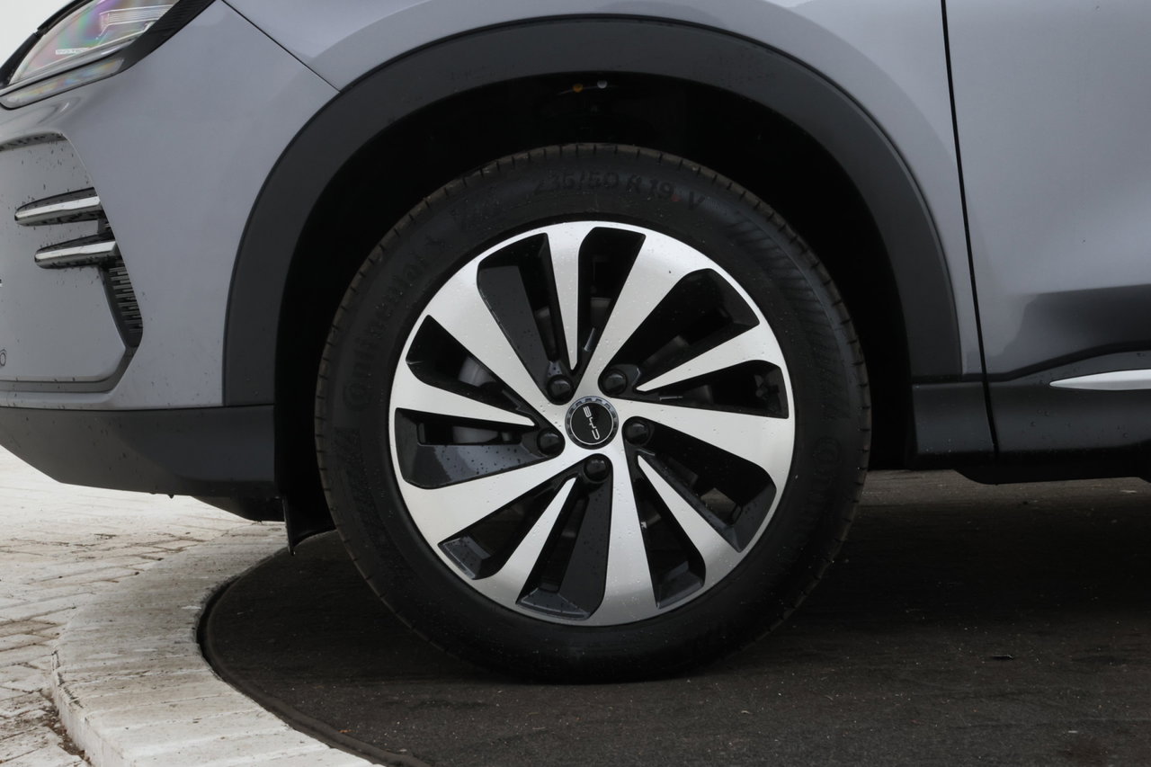 BYD SEAL U