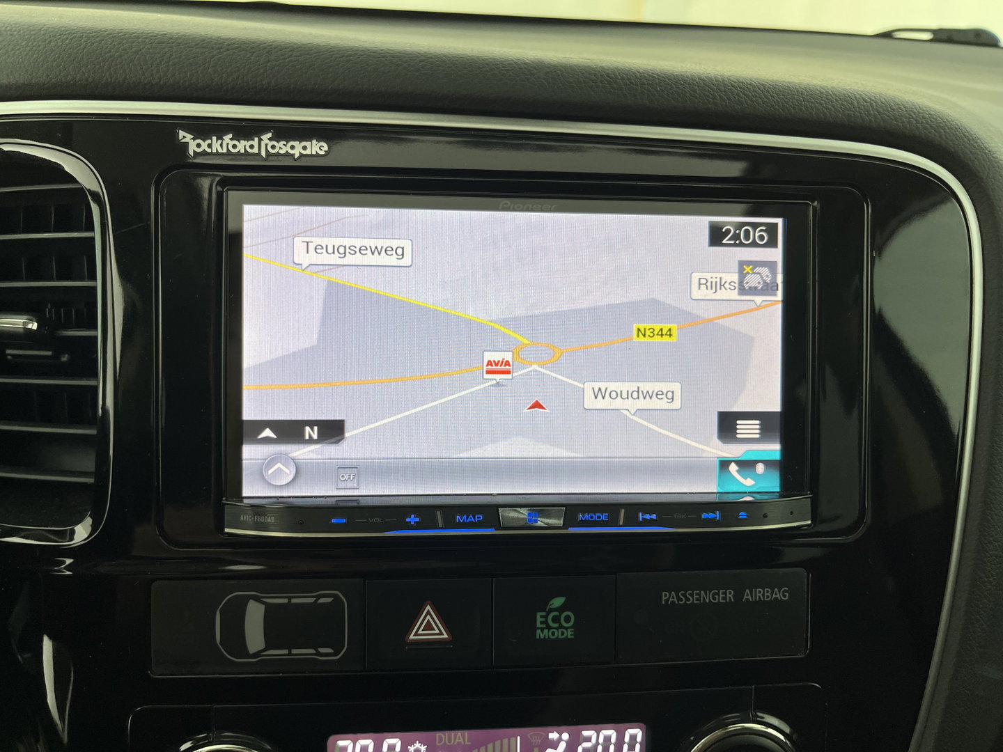 Mitsubishi Outlander 2.0 PHEV Instyle+ (Plug-in) Aut.*PANO | ADAPTIVE-CRUISE | FULL-LEATHER | XENON | NAVI-FULLMAP | KEYLESS | CAMERA | HEATED-COMFORTSEATS | ECC | SHIFT-PADDELS | PDC | CRUISE | DAB | PRIVACY-GLASS | LANE-ASSIST | 19'' ALU*