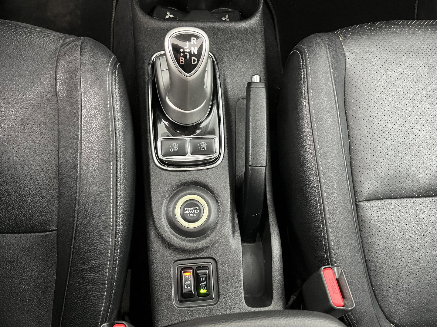 Mitsubishi Outlander 2.0 PHEV Instyle+ (Plug-in) Aut.*PANO | ADAPTIVE-CRUISE | FULL-LEATHER | XENON | NAVI-FULLMAP | KEYLESS | CAMERA | HEATED-COMFORTSEATS | ECC | SHIFT-PADDELS | PDC | CRUISE | DAB | PRIVACY-GLASS | LANE-ASSIST | 19'' ALU*