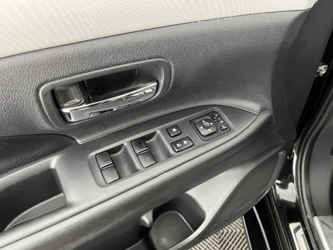 Mitsubishi Outlander 2.0 PHEV Instyle+ (Plug-in) Aut.*PANO | ADAPTIVE-CRUISE | FULL-LEATHER | XENON | NAVI-FULLMAP | KEYLESS | CAMERA | HEATED-COMFORTSEATS | ECC | SHIFT-PADDELS | PDC | CRUISE | DAB | PRIVACY-GLASS | LANE-ASSIST | 19'' ALU*