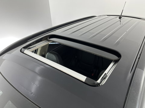 Mitsubishi Outlander 2.0 PHEV Instyle+ (Plug-in) Aut.*PANO | ADAPTIVE-CRUISE | FULL-LEATHER | XENON | NAVI-FULLMAP | KEYLESS | CAMERA | HEATED-COMFORTSEATS | ECC | SHIFT-PADDELS | PDC | CRUISE | DAB | PRIVACY-GLASS | LANE-ASSIST | 19'' ALU*