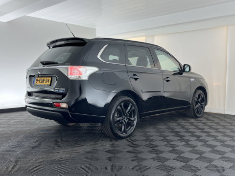 Mitsubishi Outlander 2.0 PHEV Instyle+ (Plug-in) Aut.*PANO | ADAPTIVE-CRUISE | FULL-LEATHER | XENON | NAVI-FULLMAP | KEYLESS | CAMERA | HEATED-COMFORTSEATS | ECC | SHIFT-PADDELS | PDC | CRUISE | DAB | PRIVACY-GLASS | LANE-ASSIST | 19'' ALU*