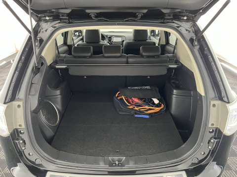 Mitsubishi Outlander 2.0 PHEV Instyle+ (Plug-in) Aut.*PANO | ADAPTIVE-CRUISE | FULL-LEATHER | XENON | NAVI-FULLMAP | KEYLESS | CAMERA | HEATED-COMFORTSEATS | ECC | SHIFT-PADDELS | PDC | CRUISE | DAB | PRIVACY-GLASS | LANE-ASSIST | 19'' ALU*