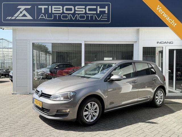 Volkswagen Golf - 1.2 TSI CarPlay Stoelverwarming Climate