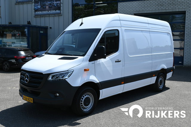 Mercedes-Benz Sprinter - 317 CDI L2H2 Pro LED, Geveerde stoel, Navigatie met camera