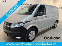 Volkswagen Transporter - 2.0 TDI L1H1 150 PK Automaat / Euro 6 / Airco / CarPlay / Cruise Control Adap. / Navigatie / PDC / 3-Zits