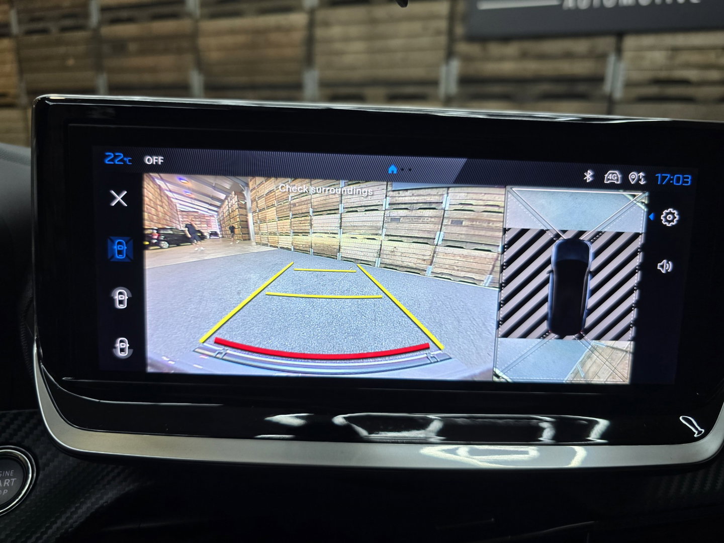 Peugeot e-2008 EV Allure Avantage 54 kWh FL Carplay camera cruise pdc 17"LM