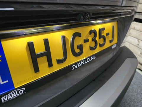 Peugeot e-2008 EV Allure Avantage 54 kWh FL Carplay camera cruise pdc 17"LM