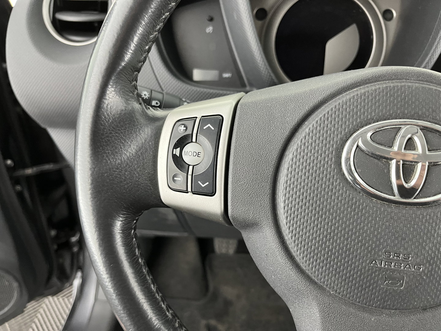 Toyota Urban Cruiser 1.3 VVT-i Dynamic *NAVI-FULLMAP | KEYLESS | ECC | PRIVACY-GLASS | TOWBAR | 16''ALU*