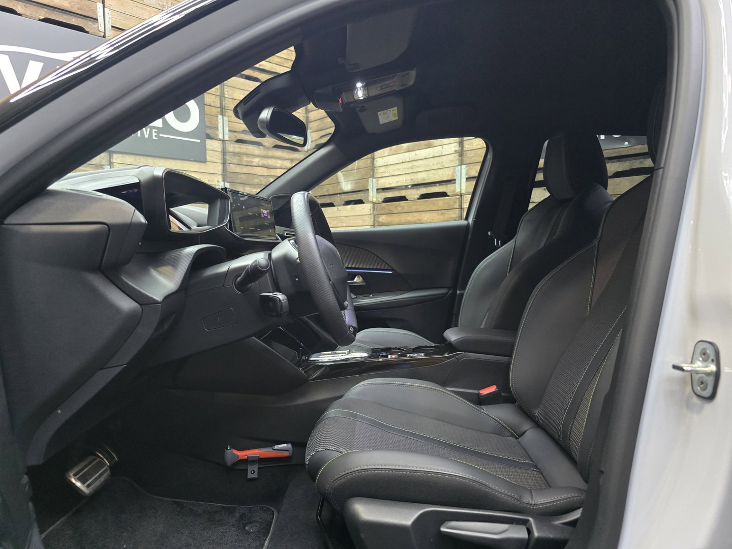 Peugeot e-2008 EV GT Avantage 54 kWh PDC Camera Navi Clima Cruise 17"LM