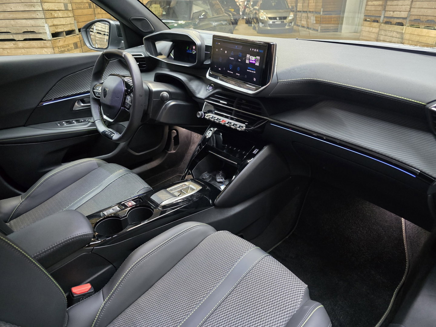 Peugeot e-2008 EV GT Avantage 54 kWh PDC Camera Navi Clima Cruise 17"LM