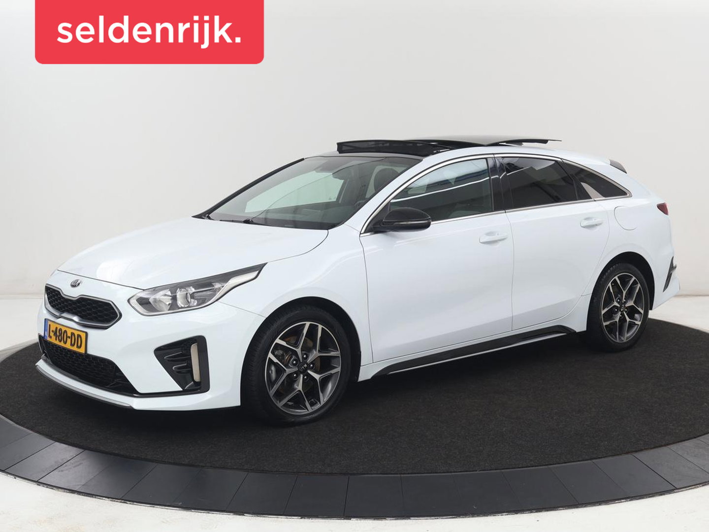 Kia ProCeed 1.5 T-GDi MHEV GT-Line Edition | Panoramadak | Carplay | Camera | Navigatie | Parkeerhulp | DAB | Climate control | Bluetooth | Cruise control