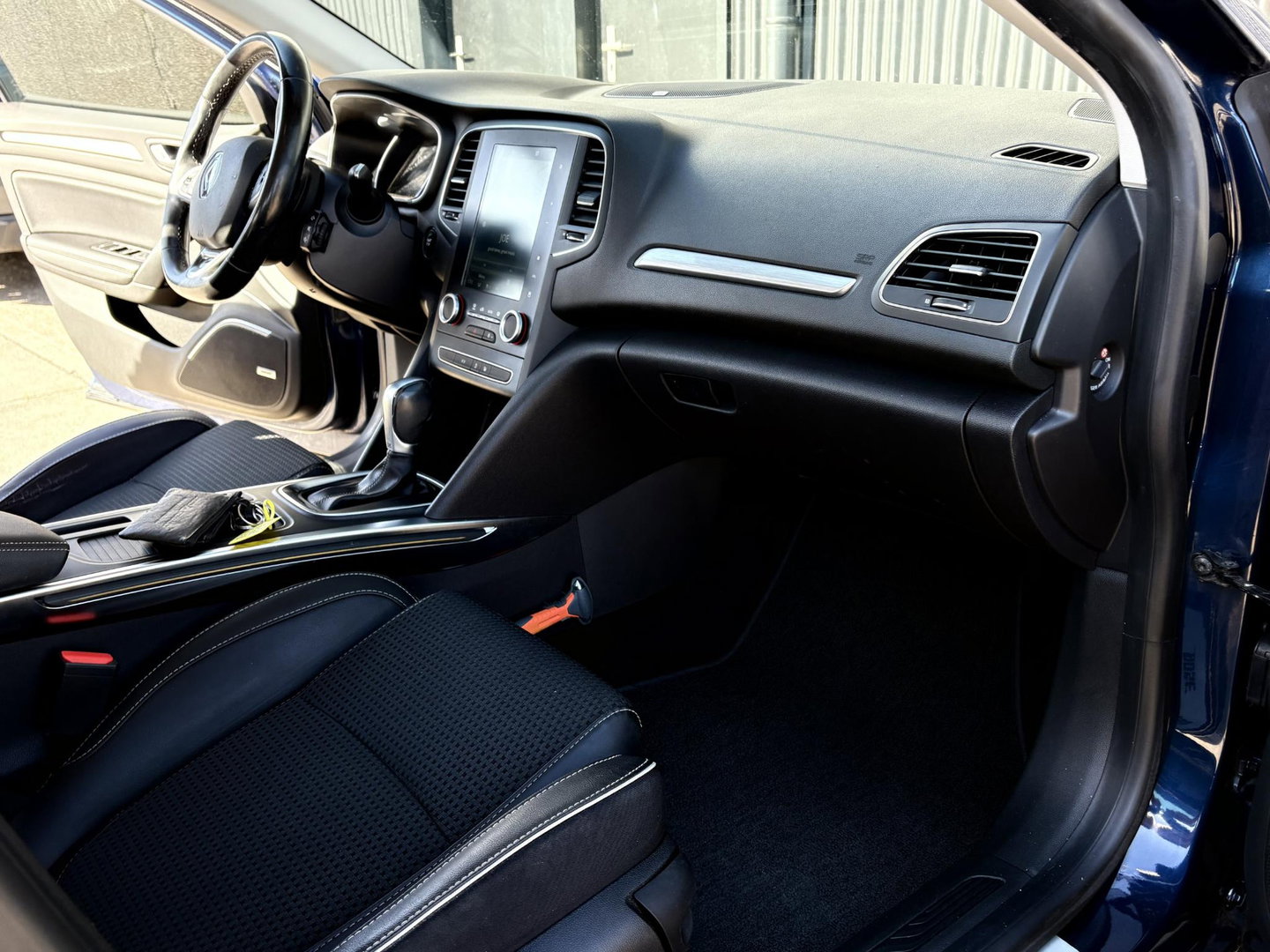 Renault Mégane Van 1.5 dCi BOSE | MARGE | AUTOMAAT | LED | GRIJS KENTEKEN | KEYLESS | CAMERA | CLIMA