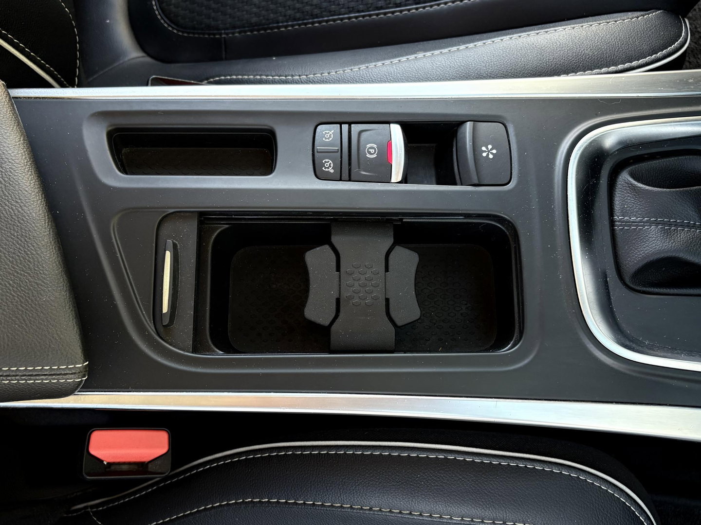 Renault Mégane Van 1.5 dCi BOSE | MARGE | AUTOMAAT | LED | GRIJS KENTEKEN | KEYLESS | CAMERA | CLIMA