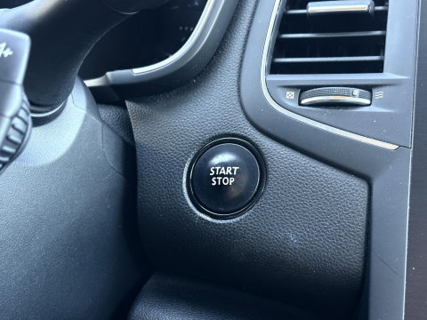 Renault Mégane Van 1.5 dCi BOSE | MARGE | AUTOMAAT | LED | GRIJS KENTEKEN | KEYLESS | CAMERA | CLIMA
